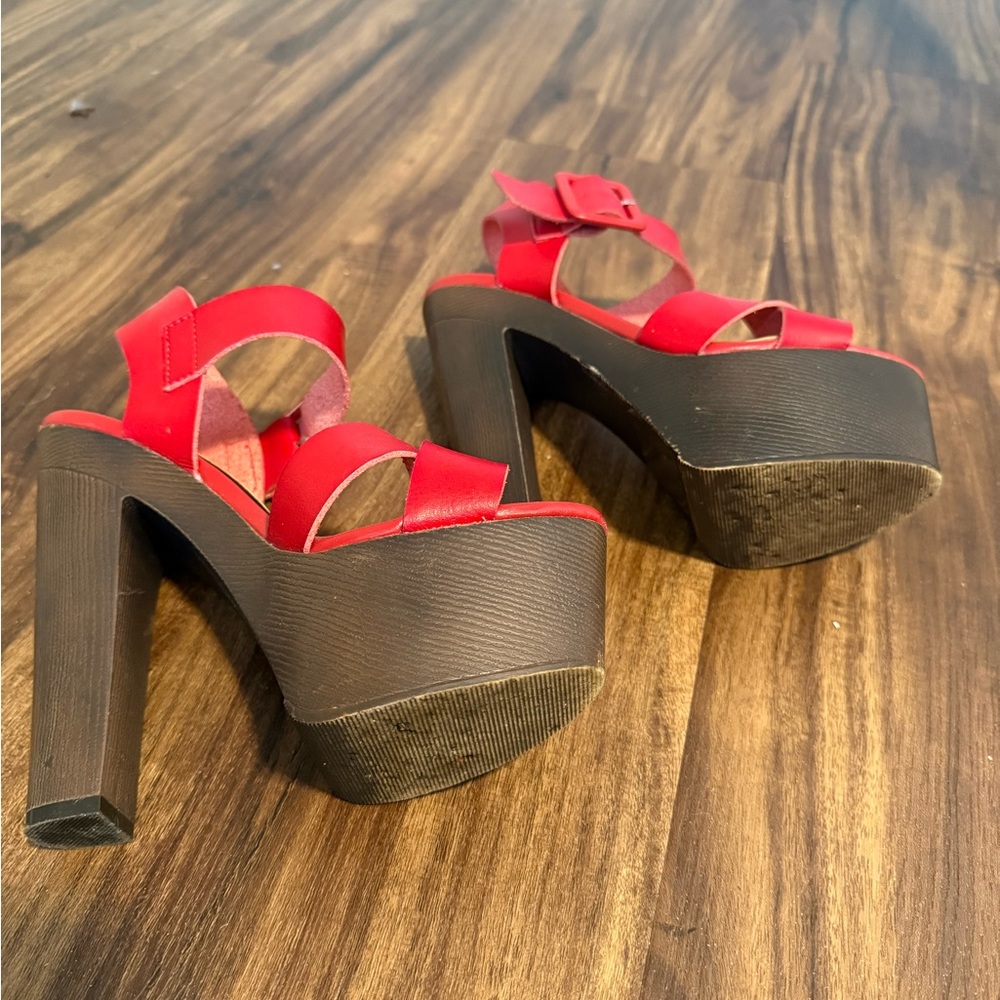 Shoe Dazzle Red Platform Heels - Picture 6 of 7